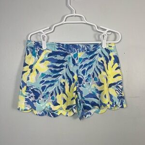 Lilly Pulitzer Ylang Ylang Love Scalloped Hem Side Zip Magnolia Shorts  size 4